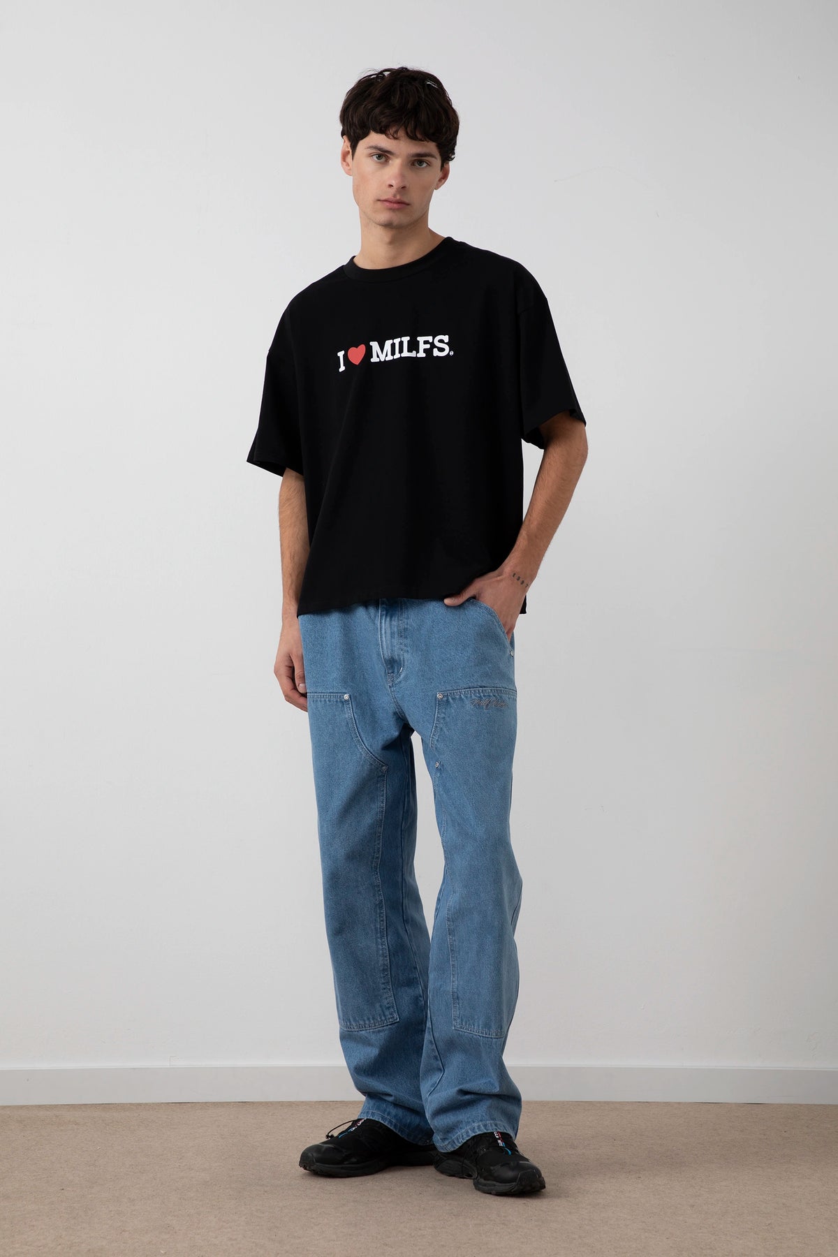 SOUVENIR TEE BLACK