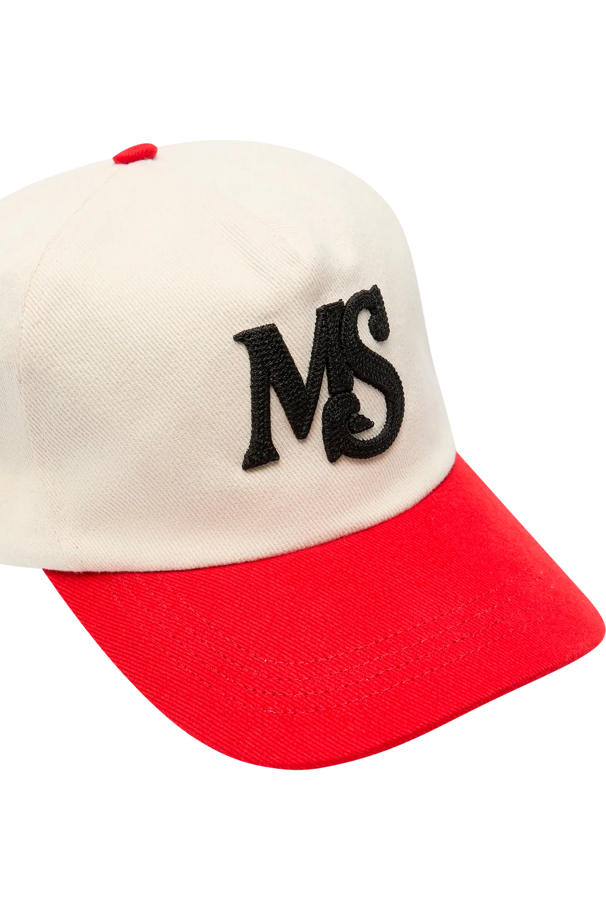ESS732_SS26_cap_MSDAILY_white_red
