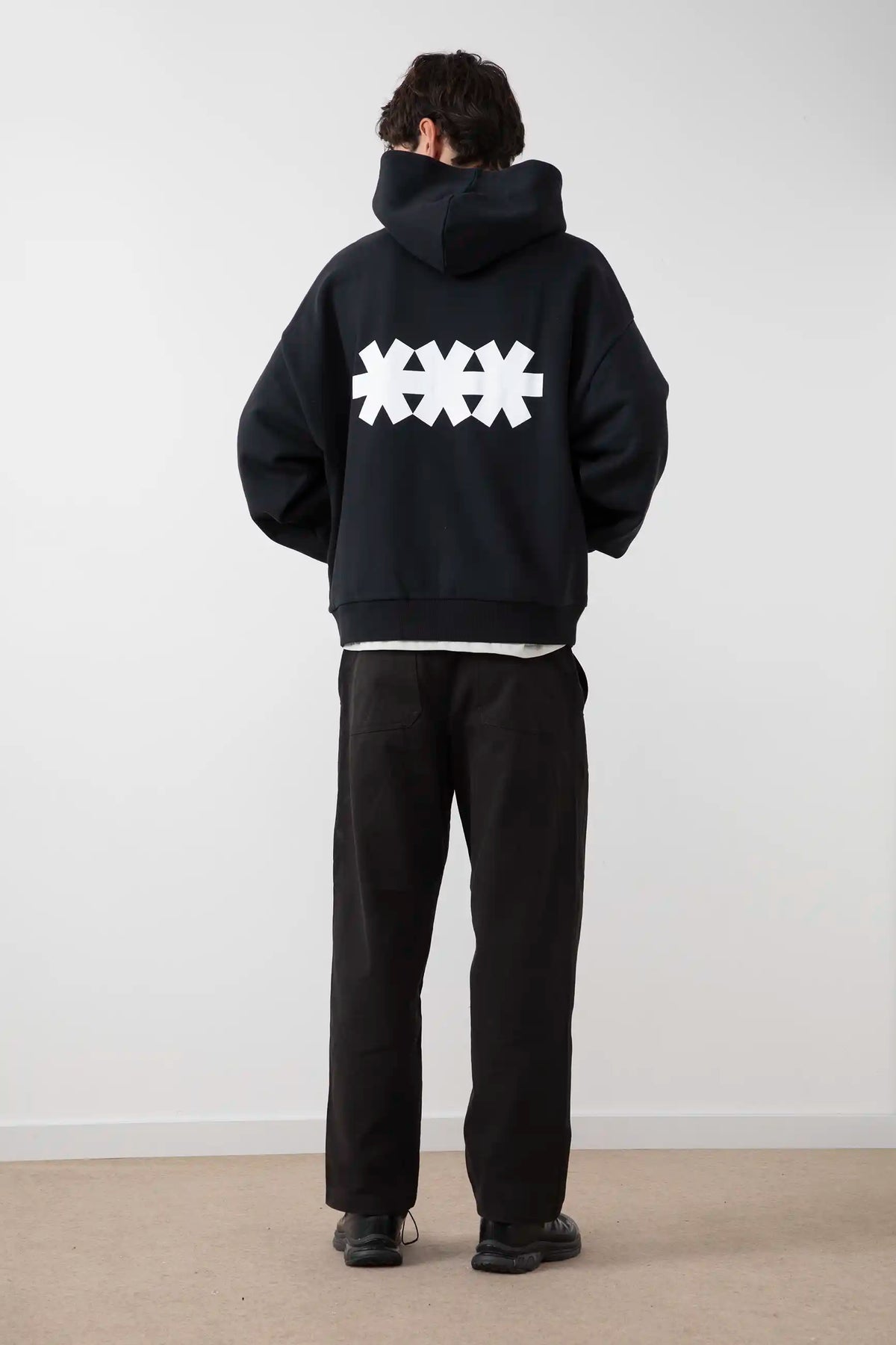*** HOODIE BLACK